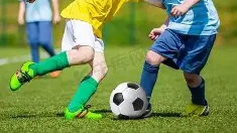 “篮网拉塞尔备战首秀，训练画面公开，赛季首战22分8助攻，王者归来势头强劲”